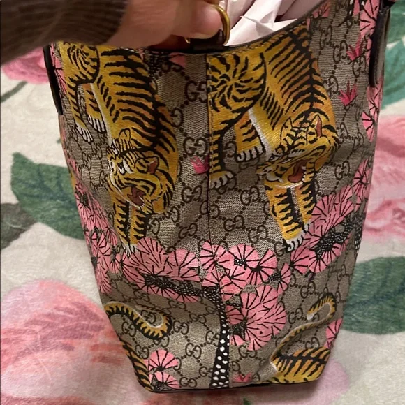 Gucci Pink and Brown bengal Tiger Print Tote Rare HTF vintage - Picture 5 of 16